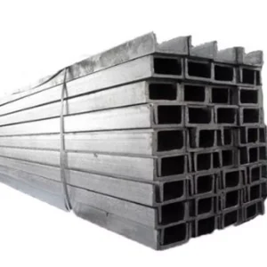 Nombre del producto: CANAL U DE 4" X 1/4 A 12M LIGERO Categoría: Canal Atributos del producto: - Material: Acero ligero - Color: Negro - Tamaño: 4" de ancho x 1/4" de grosor x 12 metros de largo - Forma: Canal en U - Diseño: Superficie lisa, bordes rectos - Componentes: Se presentan en forma de paquetes apilados Funcionalidad: - Uso: Estructuras de soporte, guías para cables o tuberías en construcciones. - Resistencia: Diseñado para soportar cargas moderadas. Elementos técnicos: - Diferenciador: Construcción de acero ligero que permite facilidad de manejo y transporte. - Conectores: No visible, se utilizaría con accesorios de fijación según necesidades de instalación. Sin información adicional ni contexto visible, se proporciona la interpretación basada únicamente en las características observables.