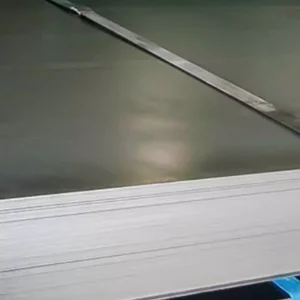 Nombre del producto: LAMINA GALVANIZADA CAL. 16 4'X10' Categoría: Lamina Atributos del producto: - Material: Acero galvanizado - Color: Gris metálico - Dimensiones: 4 pies x 10 pies (aproximadamente 1.22 m x 3.05 m) - Grosor: Calibre 16 Detalles de diseño: - Superficie: Lisa y brillante - Biselado: Posiblemente en los bordes (no visible en la imagen) Uso y funcionalidad: - Ideal para aplicaciones de construcción, techado y trabajos de metalurgia. - Resistencia a la corrosión gracias al galvanizado. Componentes y características técnicas: - No se identifican conectores o botones en la imagen. - Textura y acabado que sugieren facilidad de manejo y instalación. Texto visible: - No se observa texto relevante (etiquetas, instrucciones, marca) en la imagen. Diferenciadores: - Acero galvanizado que proporciona durabilidad en entornos exteriores. Marca: - No se observa la marca en la imagen.