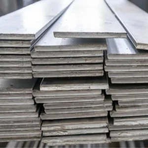 Nombre del producto: SOLERA 1/8 X 1-1/4 X 6.10 MTS Categoría: Angulo Atributos del producto: - Material: Acero galvanizado - Color: Plateado - Tamaño: 1/8" de grosor, 1-1/4" de ancho, 6.10 metros de largo - Forma: Rectangular - Diseño: Liso y plano - Componentes: Ninguna fijación visible Funcionalidad: - Uso en estructuras metálicas y aplicaciones de soporte. - Proporciona estabilidad y resistencia en construcciones. Textos visibles: - No se identifican etiquetas ni marcas específicas en la imagen. Diferenciadores o elementos técnicos: - Grosor de 1/8", que puede ser relevante para aplicaciones específicas. - Longitud de 6.10 metros, apta para proyectos de mayor escala. Marca: No se puede determinar a partir de la imagen. Observaciones: La solera parece estar fabricada en un material resistente, adecuado para su uso en diversas aplicaciones de construcción.
