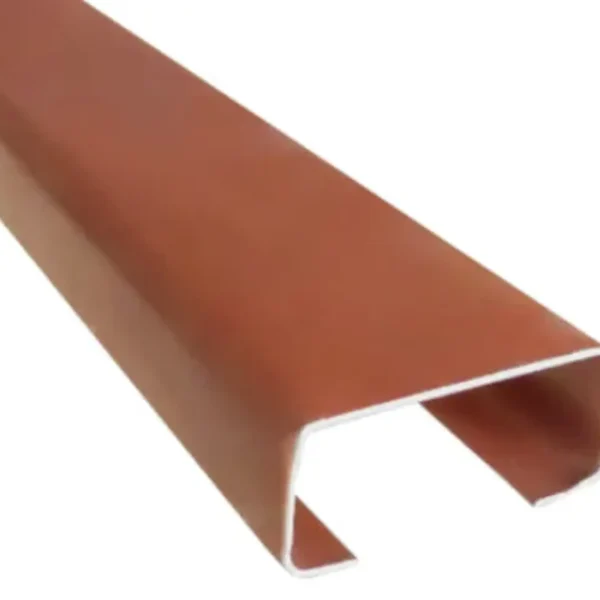 Nombre del producto: POLIN DE 8" CAL. 14 A.R. Categoría: Ángulo Atributos del producto: - Material: Metal (presumiblemente acero) - Color: Marrón - Tamaño: 8 pulgadas de longitud, calibre 14 - Forma: Placa en forma de U - Diseño: Liso, sin detalles decorativos - Componentes: No se observan piezas adicionales Funcionalidad: - Utilizado para refuerzo estructural o soporte en construcciones de metal. - Puede ser empregado en sistemas de construcción o como elemento de unión. Diferenciadores técnicos: - Calibre de 14, que indica un grosor adecuado para soportar cargas en aplicaciones estructurales. - El diseño en U permite una fácil instalación y fijación en diversas estructuras. Marca: No se identificó marca visible en la imagen.
