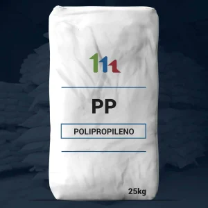 Nombre del producto: POLIPROPILENO Categoría: Polipropileno Atributos del producto: - Material: Polipropileno (PP) - Color: Blanco (de la bolsa) - Tamaño: 25 kg (capacidad) - Forma: Bolsa rectangular - Componentes: No se observan componentes adicionales en la imagen Uso y funcionalidad: - Este producto se utiliza como materia prima en la fabricación de diversos productos plásticos. - Funcionalidad básica: Proporciona propiedades físicas como resistencia y durabilidad en aplicaciones industriales y domésticas. Texto visible: - Marca: 111 (logotipo visible en la parte superior) - Etiquetas: "PP" y "POLIPROPILENO" - Capacidad: "25kg" Diferenciadores técnicos: - No se observan conectores o botones, ya que se trata de un material a granel en forma de bolsa.