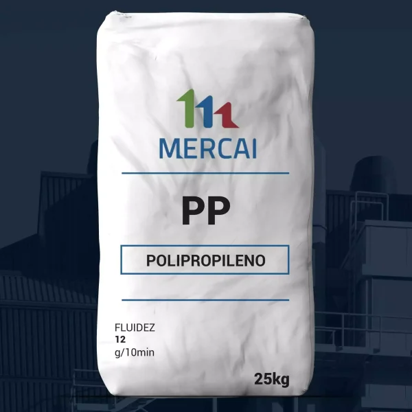 Nombre del producto: PP - COPP - MFI12 - MERCAI - 212 COPP Categoría: Polipropileno Marca: MERCAI Material: Polipropileno Fluidez: 12 g/10min Peso: 25 kg Funcionalidad: Este producto es un material utilizado comúnmente en aplicaciones industriales y de reciclaje debido a sus propiedades físicas y técnicas. Su uso puede incluir la fabricación de productos plásticos y envases. Diferenciadores/Elementos técnicos: La fluidez indica la facilidad con la que puede ser procesado en extrusión o moldeo. Instrucciones o etiquetas visibles: "PP" y "POLIPROPILENO" están claramente etiquetados en el empaque.