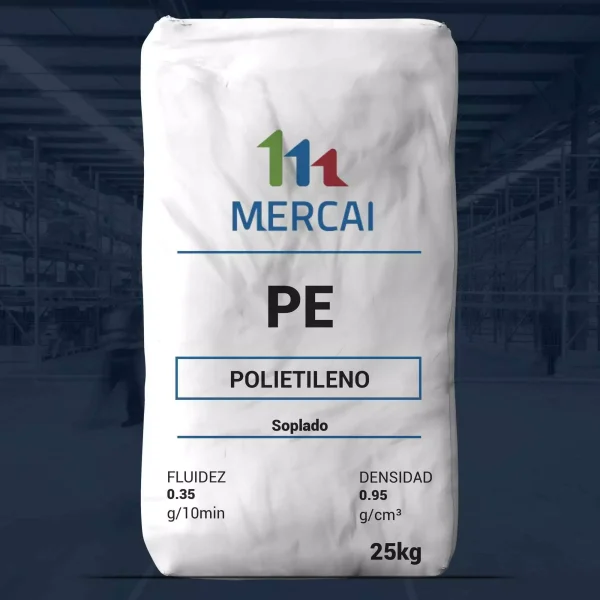 Nombre del producto: PE - HDPE - MFI 0.35 - MERCAI - BM 0.35 SOPLO Categoría: Polietileno Atributos del producto: - Material: Polietileno - Marca: MERCAI - Tipo: HDPE (Polietileno de alta densidad) - Fluidez: 0.35 g/10 min - Densidad: 0.95 g/cm³ - Presentación: Saco de 25 kg - Método de producción: Soplado Uso y funcionalidad: - Utilizado en aplicaciones donde se requiere un material plástico fuerte y duradero. - Ideal para la fabricación de productos que demandan resistencia y rigidez. Elementos técnicos diferenciadores: - Alta densidad que proporciona mayor resistencia. - Fluidez baja que sugiere aplicaciones específicas en procesamiento y uso en la industria. Texto visible en la etiqueta: - "PE" - "POLIETILENO" - "Soplado" - "FLUIDEZ 0.35 g/10min" - "DENSIDAD 0.95 g/cm³" - "25kg"