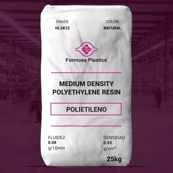 Nombre del producto: PE - MDPE - MFI0.08 - FORMOSA - FORMOLENE HL3812 Categoría: Polietileno Marca: Formosa Plastics Atributos del producto: - **Material**: Polietileno de densidad media - **Color**: Natural - **Tamaño/Capacidad**: 25 kg Detalles técnicos: - **Fluidez**: 0.08 g/10 min - **Densidad**: 0.93 g/cm³ - **Grado**: HL3812 Uso y funcionalidad: - Diseñado para aplicaciones de extrusión de película soplada. - Aplicaciones sugeridas: liners para vertederos, contención de tanques de gasolina y químicos, barreras de humedad en túneles, proyectos de colección de relaves mineros. Características diferenciales: - Excelente equilibrio de propiedades de resistencia al agrietamiento, amplio rango de fusión, buena fuerza de fusión y procesabilidad general. Aviso: Las propiedades nominales mencionadas son típicas pero no deben usarse para fines de especificación.