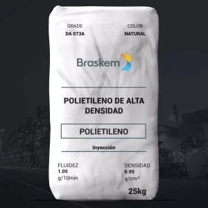 Nombre del producto: PE - HDPE - MFI1.05 - BRASKEM - DA 073A Categoría: Polietileno Marca: Braskem Descripción: Polietileno de alta densidad Características del producto: - Color: Natural - Tamaño: 25 kg Propiedades técnicas: - Fluidez: 1.05 g/10 min - Densidad: 0.95 g/cm³ Aplicaciones: - Caps - Procesos: Inyección Indicaciones: - Este producto es reciclado y puede variar en composición. No es apto para aplicaciones médicas, alimentos, agua potable ni juguetes. Es responsabilidad del cliente verificar la idoneidad del producto para su uso previsto. Notas finales: - Los productos reciclados no están completamente regulados. - Información sujeta a cambios y limitada al conocimiento de Braskem.
