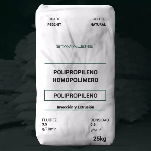 Nombre del producto: PP - HOPP - MFI3.5 - STAVIALENE - P302-ET Categoría: Polipropileno Marca: Stavialene Color: Natural Tamaño: 25 kg Fluidez: 3.5 g/10 min Densidad: 0.9 g/cm³ Uso: Inyección y Extrusión Descripción: Polipropileno Homopolímero (PP) Aplicaciones: Producción de raffia Regulaciones: Aprobado para contacto con alimentos bajo 21 CFR 177.1520(c) Distribuido por: Stavian Chemical Joint Stock Company, Hanoi, Vietnam Información adicional: Los valores típicos son variables y no deben ser usados como límites de especificación. Propiedades físicas típicas se encuentran en el manual y pueden incluir otros detalles no mostrados visualmente.