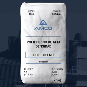 Nombre del producto: PE - HDPE - MFI6.5 - AMCO - EXELENE 6000 Categoría: Polietileno Marca: AMCO Color: Natural Condición: B Fluidez: 6.5 g/10 min Densidad: 0.952 g/cm³ Peso: 25 kg Aplicaciones: - Fabricación de grandes sartenes, cubos y barriles de 5 galones para pintura y otros productos químicos agresivos. - Tapa industrial para latas grandes. Características técnicas: - Módulo de elasticidad tangencial: 4,300 psi - Temperatura de fusión: 126 °C - Resistencia a la tracción en yield: 131 psi - Temperatura de deflexión bajo carga: 66 °C - Punto de ablandamiento Vicat: 74 °C - Dureza durométrica (Shore D): 66 - Temperatura de fragilidad: < -76 °C - Resistencia a la fisuración por estrés ambiental (ESCR): 6000 Cumple con la regulación del FDA para contacto directo con alimentos. Uso: Inyección en moldeo.