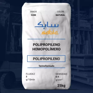 Nombre del producto: SABIC® PP 528K Categoría: Polipropileno Marca: SABIC Color: Natural Peso: 25 kg Fluidez: 3 g/10 min Densidad: 0.9 g/cm³ Descripción: Polipropileno homopolímero para termoformado. Aplicaciones típicas: Producción de envases para productos alimenticios y bebidas. Características destacadas: Alta rigidez, buena claridad, excelente estabilidad dimensional y procesabilidad. Almacenamiento: Mantener alejado de la luz solar y calor, en un área seca, no exceder 50°C. Precauciones: Procesar el resina en un plazo de 6 meses después de la entrega. Advertencia: SABIC no garantiza condiciones de almacenamiento inadecuadas.