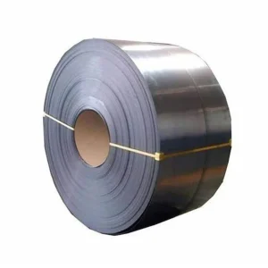 Nombre del producto: ROLLO DE LAMINA GALVANIZADA CALIBRE 26 A 4 PIES Categoría: Rollo Atributos del producto: - Material: Lamina galvanizada - Color: Gris metálico - Tamaño: Calibre 26, 4 pies de ancho - Forma: Rollo - Diseño: Superficie lisa y brillante Detalles técnicos: - Diferenciadores: Acabado galvanizado que proporciona resistencia a la corrosión - Funcionalidad: Ideal para aplicaciones en construcción y manufactura, proporciona soporte estructural Instrucciones visibles: No se observan etiquetas o instrucciones específicas en la imagen. Marca del producto: No se puede identificar la marca desde la imagen.