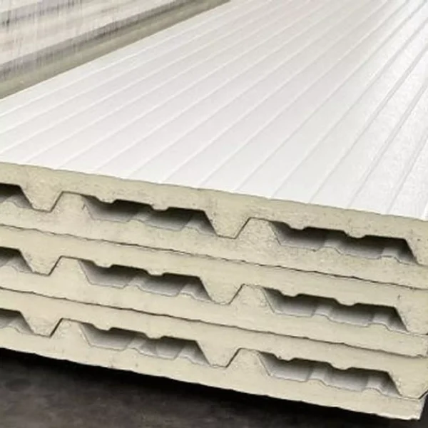 Nombre del producto: Galvatecho 1 1/2 cal 26/28 de 6 m de largo Categoría: Lámina Atributos del producto: - Material: Metal galvanizado - Color: Blanco (superficie visible) - Tamaño: 1 1/2 cal (calibre), 6 metros de largo - Forma: Panel rectangular - Diseño: Superficie acanalada Detalles técnicos: - Grosor: Aproximadamente entre 0.5 mm y 1 mm, típico para este tipo de lámina - Estructura: Paneles con refuerzo en la parte inferior, posiblemente para mejorar la resistencia Funcionalidad: - Uso en construcción, techado y fachadas - Resistencia a la corrosión debido al galvanizado Elementos diferenciadores: - Estructura interna para mejorar la estabilidad - Superficie acanalada que puede facilitar el drenaje del agua Texto visible: - No se detectan etiquetas o marcas específicas en la imagen proporcionada. Marca del producto: - No se identifica visualmente.