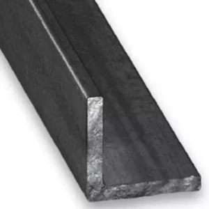 Nombre del producto: ANGULO DE 1/4" X 3" A 12.20MTS Categoría: Angulo Atributos del producto: - Material: Acero - Color: Gris oscuro/negro - Tamaño: 1/4" de grosor x 3" de ancho x 12.20 metros de longitud - Forma: Angular (perfil en L) - Diseño: Bordes rectos, superficie lisa Funcionalidad y uso: - Utilizado en estructuras de soporte y refuerzo, construcción, y fabricación de muebles. Ideal para aplicaciones donde se requiere estabilidad y resistencia. Diferenciadores o elementos técnicos: - Perfil en L proporciona rigidez y soporte. - Longitud extendida de 12.20 metros adecuada para proyectos grandes. Marca: No se puede identificar desde la imagen.