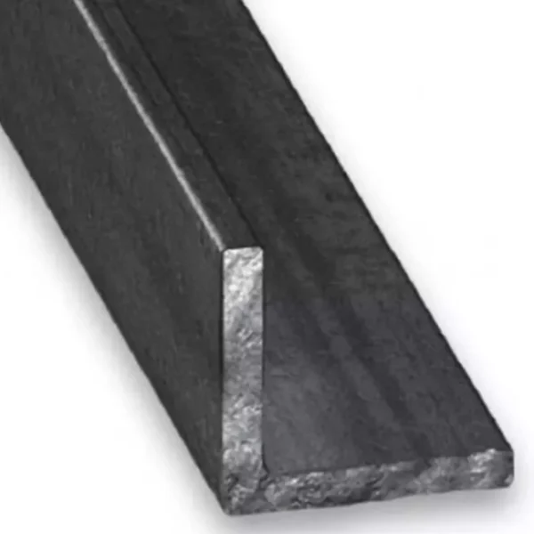 Nombre del producto: ANGULO DE 1/4" X 3" A 12.20MTS Categoría: Angulo Atributos del producto: - Material: Acero - Color: Gris oscuro/negro - Tamaño: 1/4" de grosor x 3" de ancho x 12.20 metros de longitud - Forma: Angular (perfil en L) - Diseño: Bordes rectos, superficie lisa Funcionalidad y uso: - Utilizado en estructuras de soporte y refuerzo, construcción, y fabricación de muebles. Ideal para aplicaciones donde se requiere estabilidad y resistencia. Diferenciadores o elementos técnicos: - Perfil en L proporciona rigidez y soporte. - Longitud extendida de 12.20 metros adecuada para proyectos grandes. Marca: No se puede identificar desde la imagen.